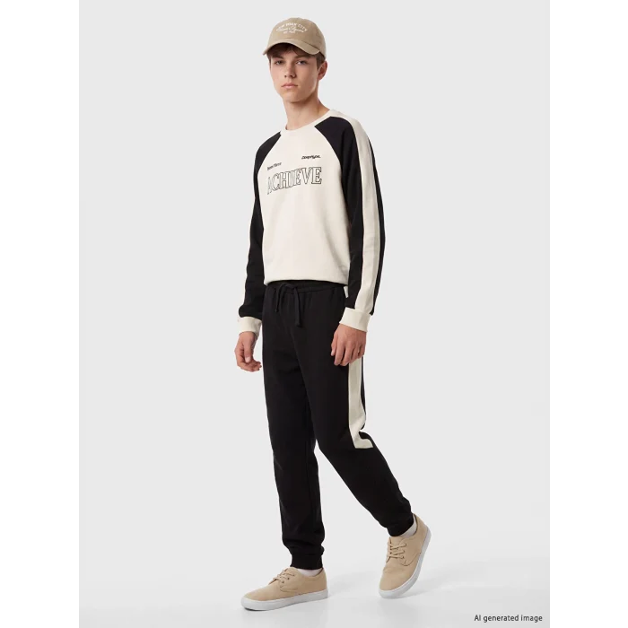 LCW Kids Siyah Şerit Detaylı Erkek Çocuk Jogger Eşofman Altı