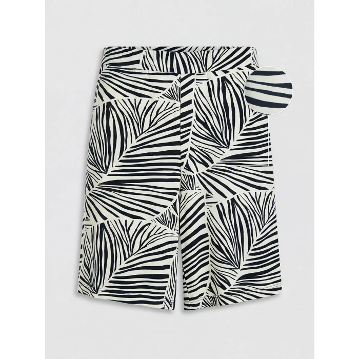 LCWAIKIKI Basic Siyah Yüksek Bel Zebra Desenli Kadın Şortolon