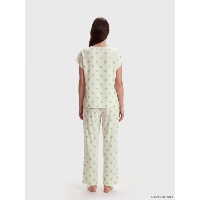 LCW DREAM Ekru V Yaka Desenli Kadın Pijama Takımı