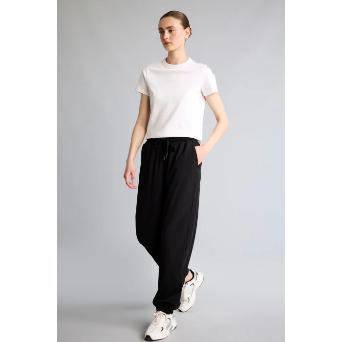 Defacto A2437AXBK81 Siyah Standart Fıt Çift Cepli Jogger Paça Uzun Dokuma Sporcu Pantolon