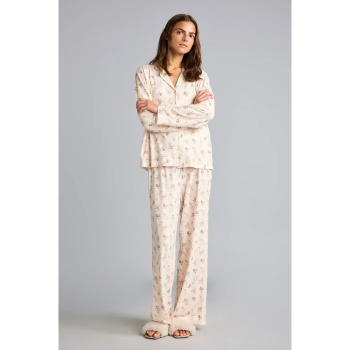 Defacto I5522AXBG824 Bej Regular Fit Çiçekli Uzun Kollu Üst Geniş Kesim Alt Pijama Takımı