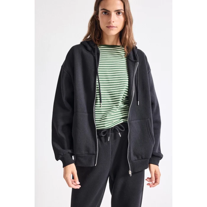 Defacto D8717AXBK81 Siyah Relax Fit Kapüşonlu Fermuarlı Cepli Basic Sweatshirt Hırka