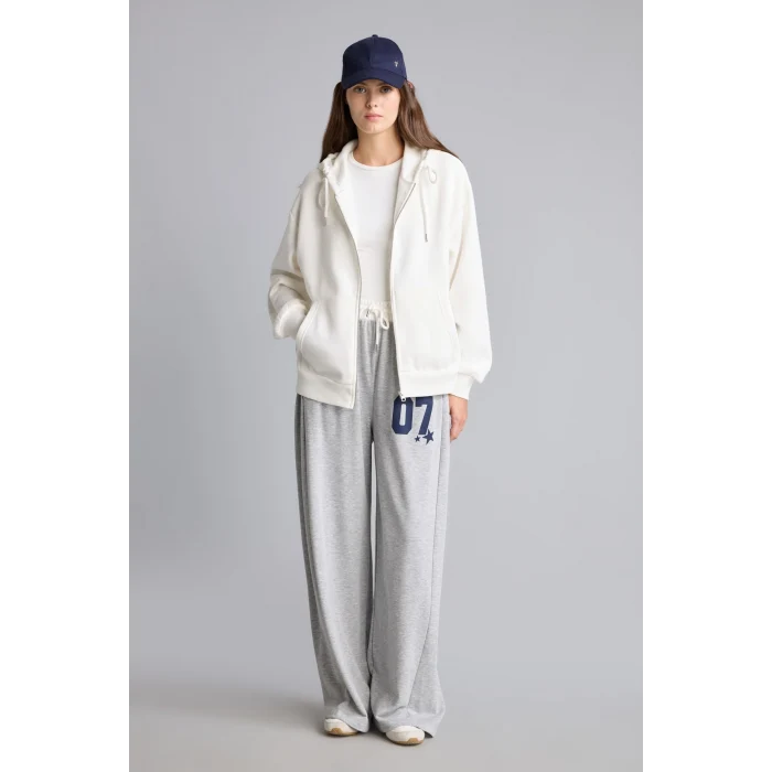 Defacto C1809AXER105 Ekru Relax Fit Kapüşonlu Cepli Basıc Fermuarlı Sweatshirt