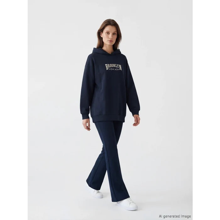 LCW Modest Lacivert Kapüşonlu Brooklyn Baskılı Kadın Sweatshirt Tunik