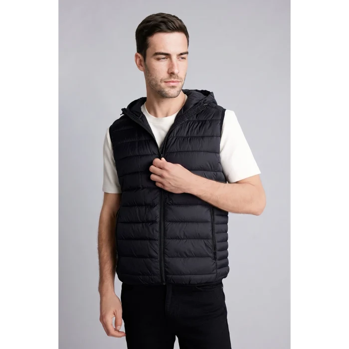 Defacto N4652AZBK27 Siyah Su İtici Slim Fit Kapüşonlu Yelek