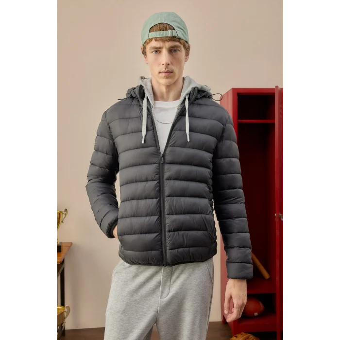 Defacto N4661AZBK27 Siyah Sıcak Tutan Su İtici Slim Fit Mont