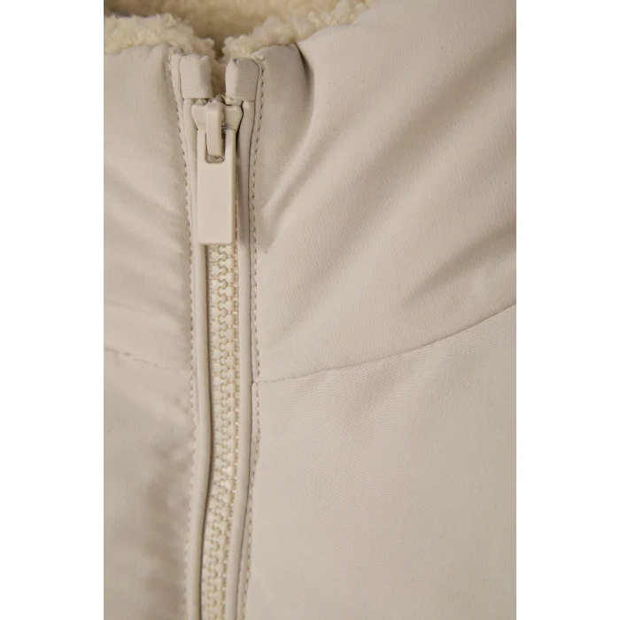 Defacto H8014A8ER37 Ekru Oversize Peluş Yaka İçi Detaylı Kapitone Fermuarlı Şişme Mont Kız Çocuk