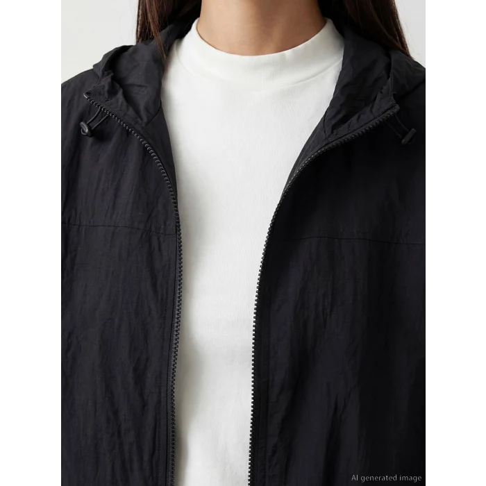 LCW EVERYDAY Siyah Kapüşonlu Oversize Kadın Yağmurluk