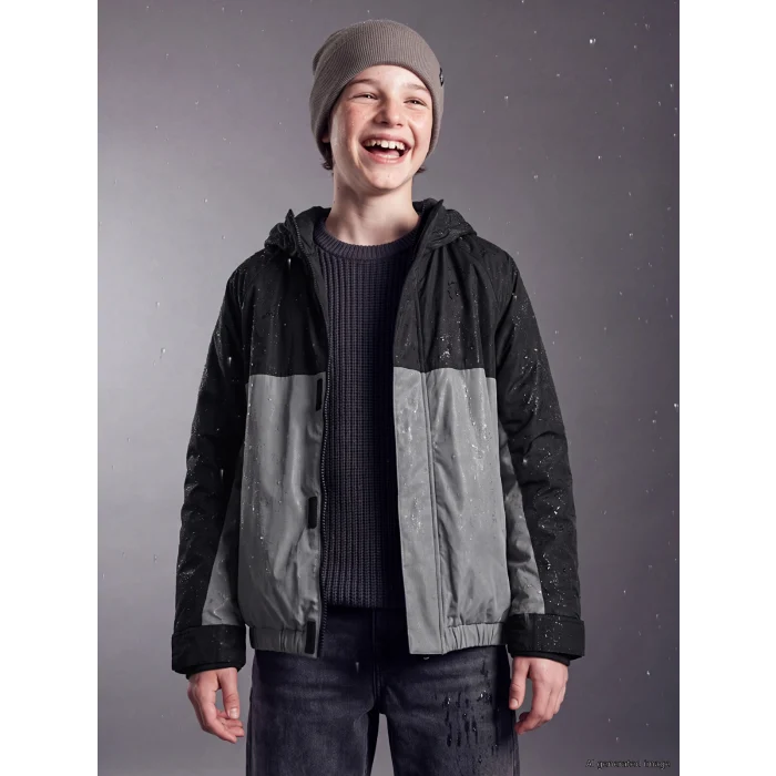 LCW Kids Siyah Renk Bloklu Su İtici Erkek Çocuk Şişme Mont