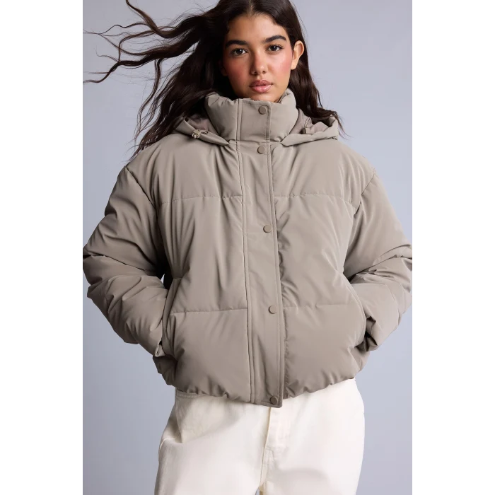 Defacto H8586AXBG642 Bej Su İtici Regular Fit Kapüşonlu Şişme Mont