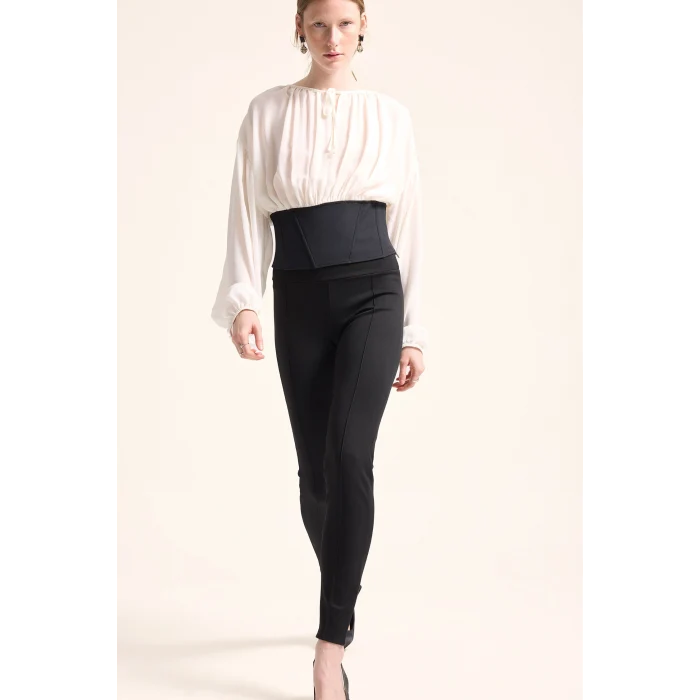 Defacto I9661AXER138 Ekru Bağcık Detaylı Crop Krep Uzun Kollu Basic Bluz