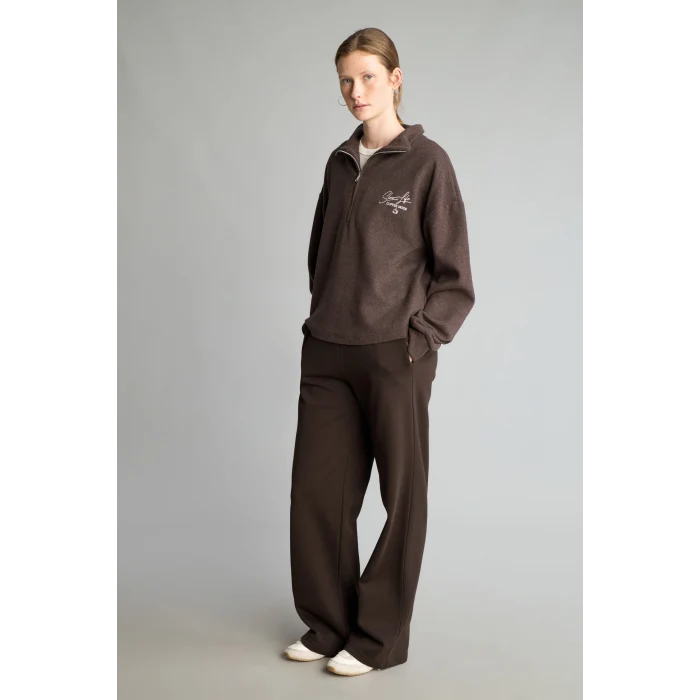 Defacto J1456AXBN151 Kahve Relaxed Fit Yarım Fermuarlı Nakışlı Selanik Kumaş Sweatshirt