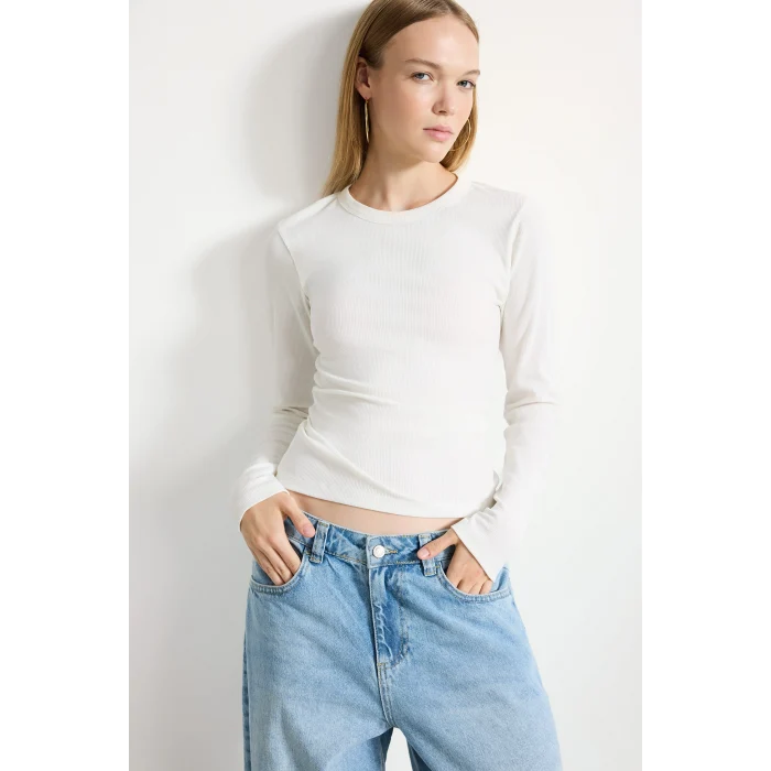 Defacto I4450AXER105 Ekru Slim Fit Bisiklet Yaka Fitilli Kaşkorse Uzun Kollu Basic Tişört