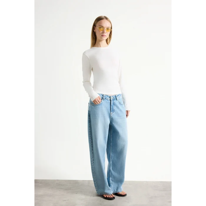 Defacto I4450AXER105 Ekru Slim Fit Bisiklet Yaka Fitilli Kaşkorse Uzun Kollu Basic Tişört