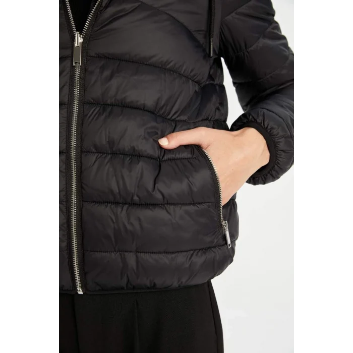 A0581 Su İtici Kapüşonlu Çift Taraflı Fermuarlı Cepli Pelüş Şişme Mont