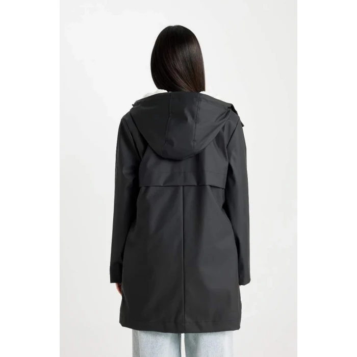 A0982 Su İtici Polar Astarlı Kapüşonlu Fermuarlı Çıtçıtlı Cepli Mevsimlik Suni Deri Uzun Yağmurluk