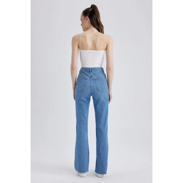 A2224 Slim Flare Fit Yırtmaçlı Jean Pantolon