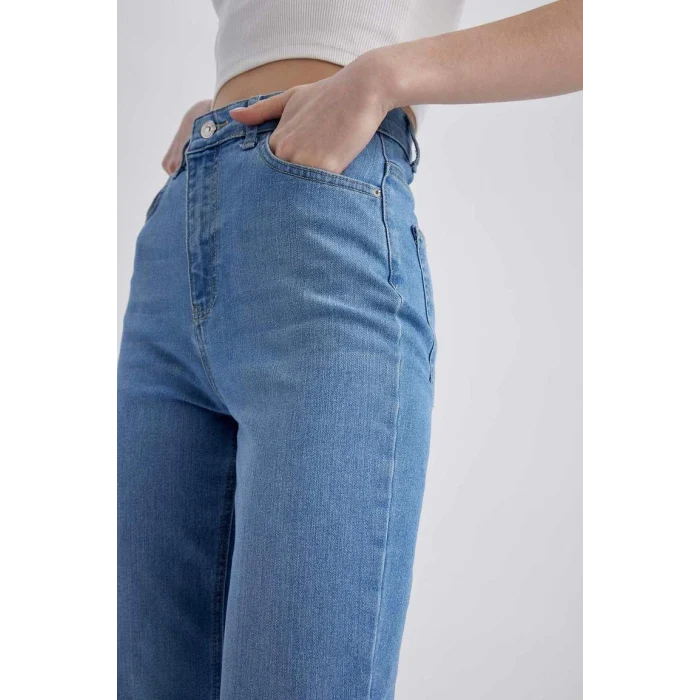 A2224 Slim Flare Fit Yırtmaçlı Jean Pantolon