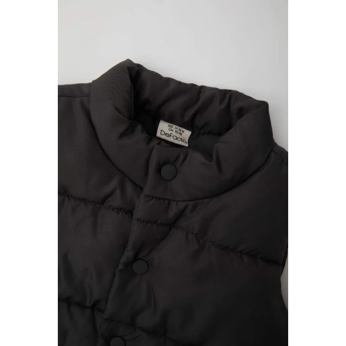 A2813 Dik Yaka Çıtçıt Kapamalı Cepli Şişme Yelek