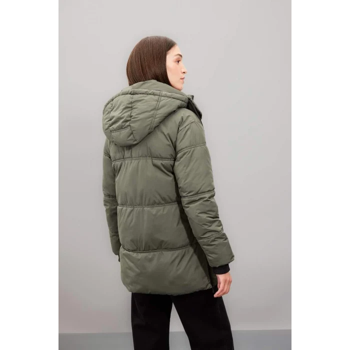 A3201 Su İtici Oversize Geniş Kalıp Fermuar Çıtçıt Kapamalı Cepli Kapüşonlu Şişme Mont Parka