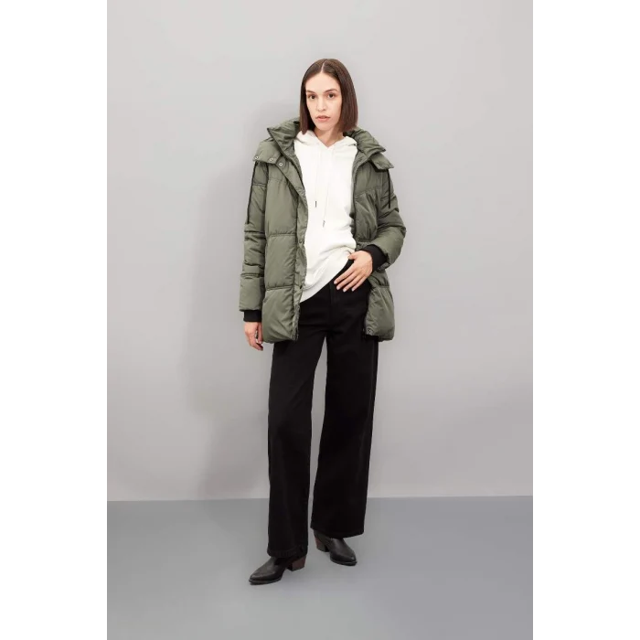 A3201 Su İtici Oversize Geniş Kalıp Fermuar Çıtçıt Kapamalı Cepli Kapüşonlu Şişme Mont Parka