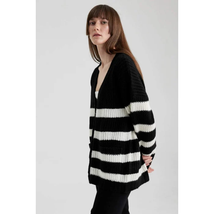 A3853 Oversize Fit Çizgili V Selanik Kumaş Hırka