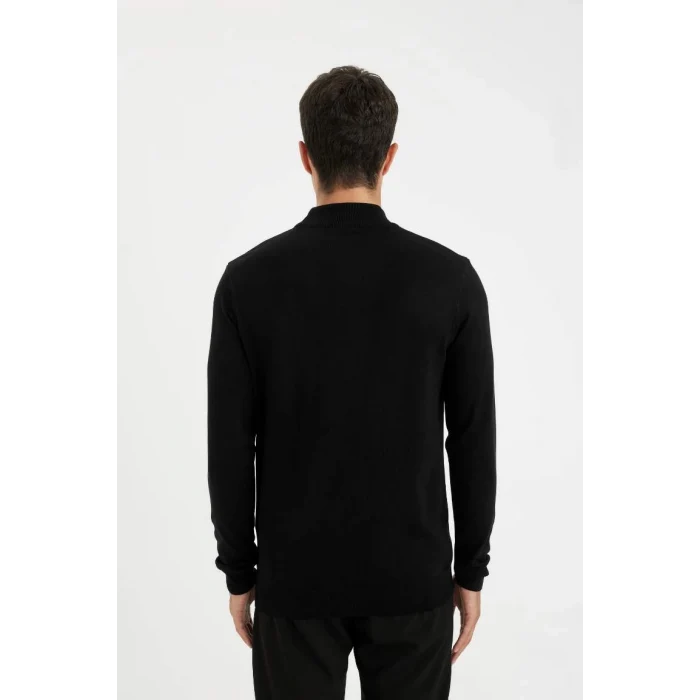 A5282 Siyah Standart Fit Normal Kesim Yarım Balıkçı Yaka Basic Düz Triko Kazak