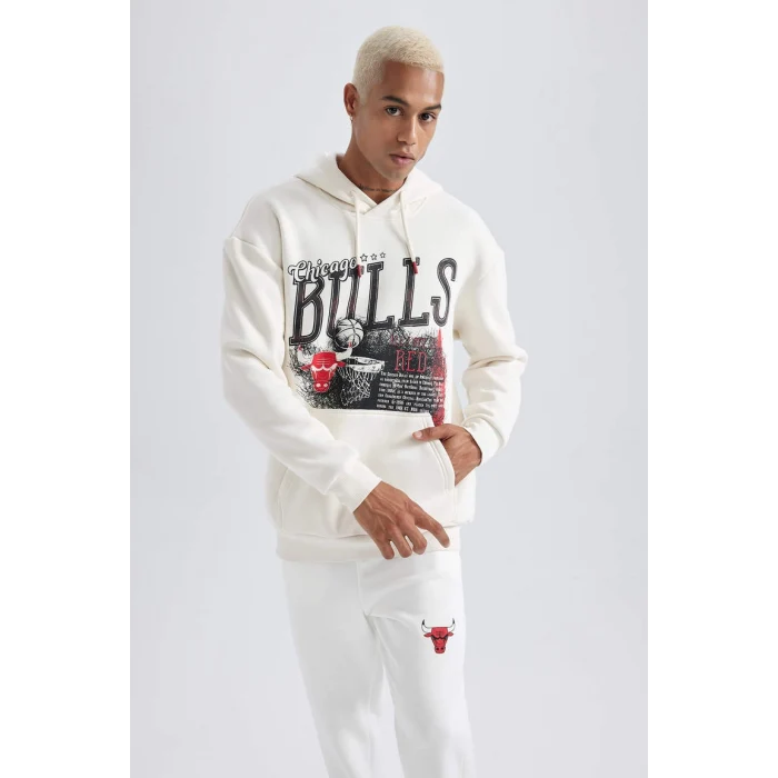 A7270 NBA Chicago Bulls Boxy Fit Sweat Shirt