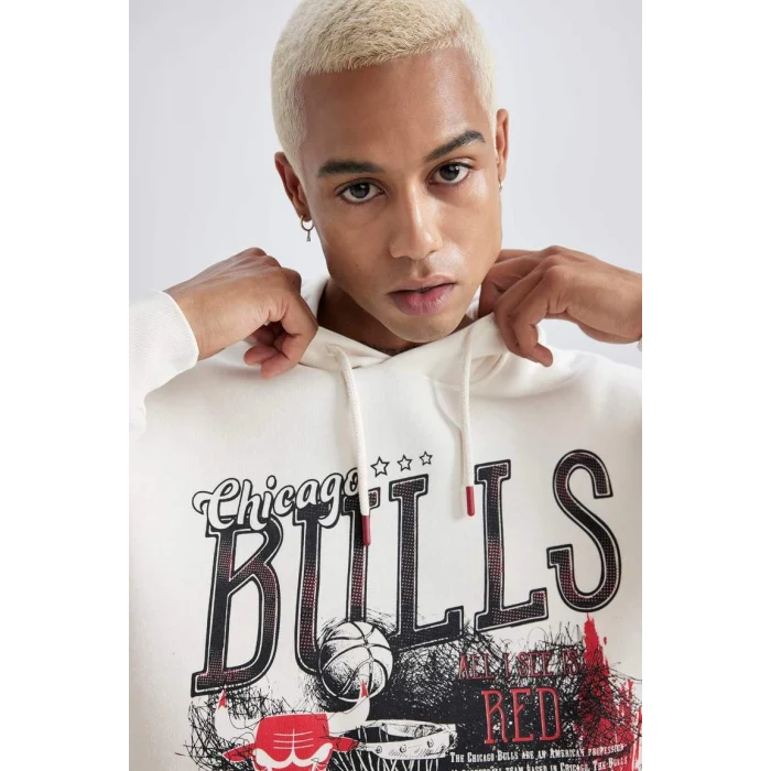 A7270 NBA Chicago Bulls Boxy Fit Sweat Shirt