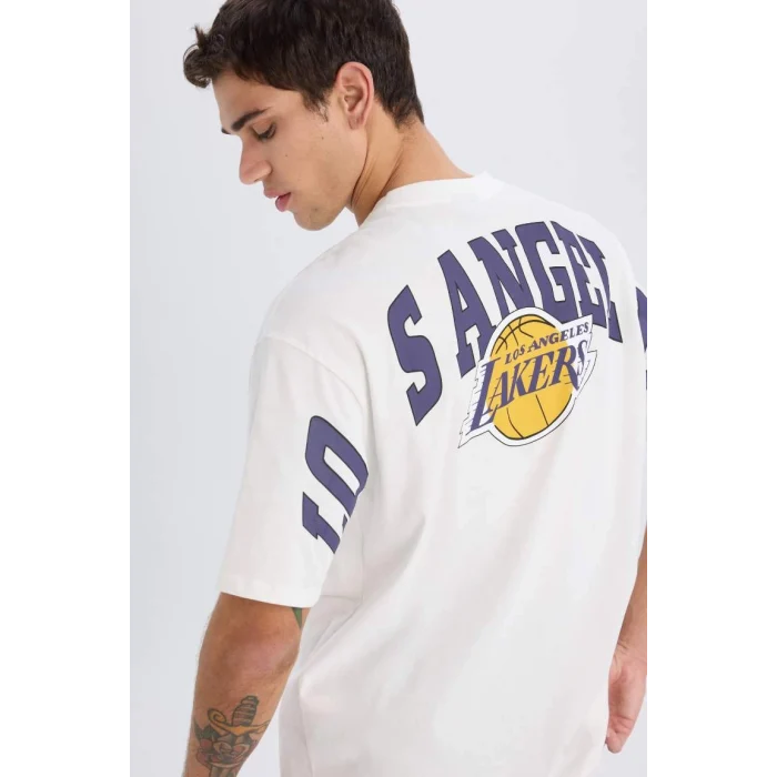 B3894 DeFactoFit NBA Los Angeles Lakers Oversize Geniş Kalıp Bisiklet Yaka Kısa Kollu Tişört