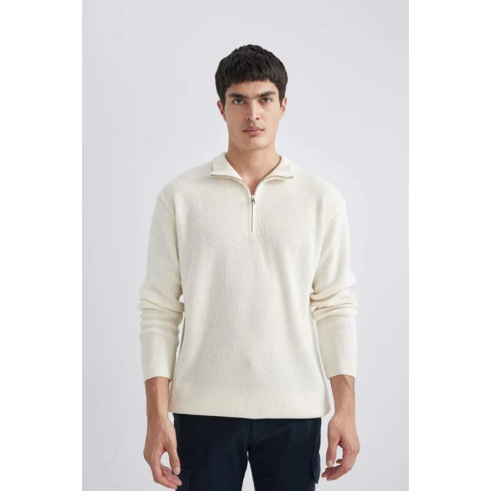 B9706 Standart Fit Normal Kesim Bato Yaka Fermuarlı Düz Kazak