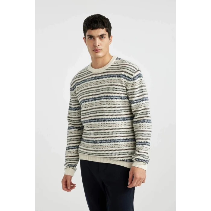 B9716 Standart Fit Normal Kesim Bisiklet Yaka Desenli Triko Kazak