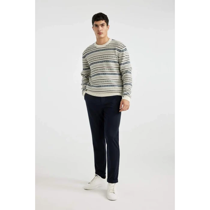 B9716 Standart Fit Normal Kesim Bisiklet Yaka Desenli Triko Kazak