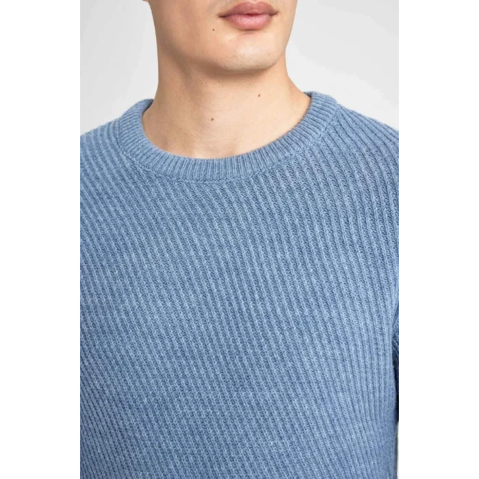 C0048 Mavi Standart Fit Normal Kesim Bisiklet Yaka Triko Kazak