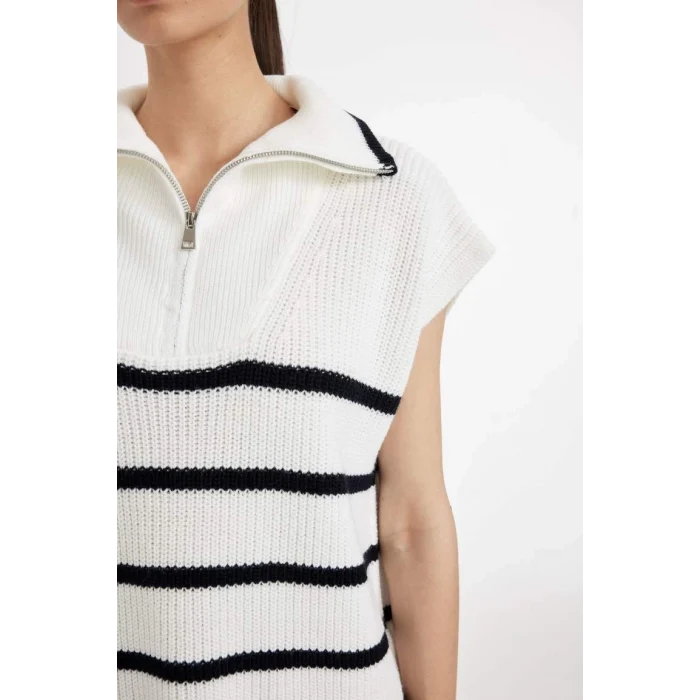 C9307 Regular Fit Çizgili Yarım Fermuarlı Dik Yaka Selanik Kumaş Triko Süveter