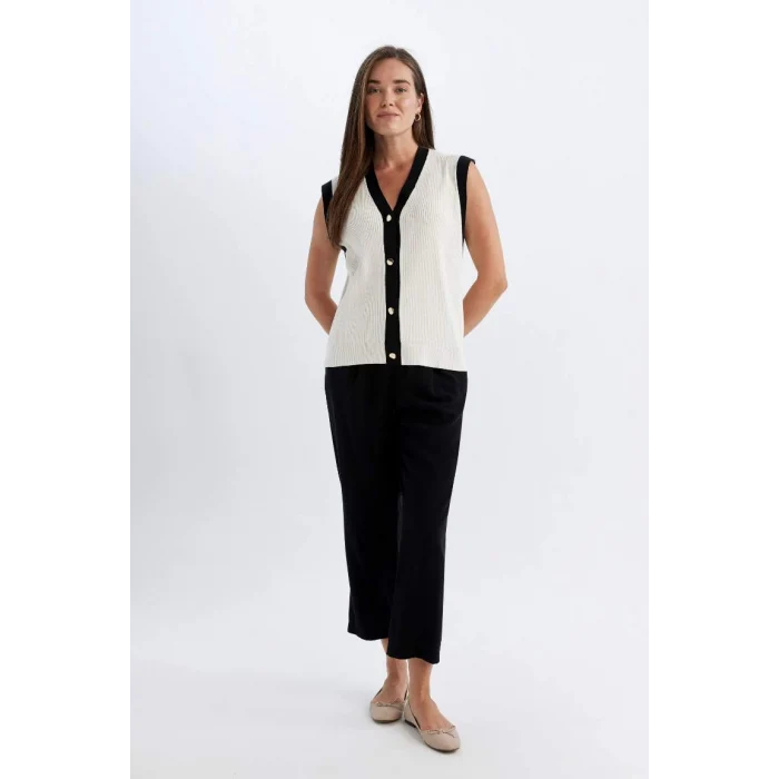 D1065 Regular Fit V Yaka Düğmeli Klasik Triko Yelek