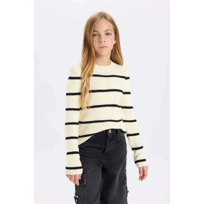 D1392 Ekru Çizgili Fitted Bisiklet Yaka Triko Kazak