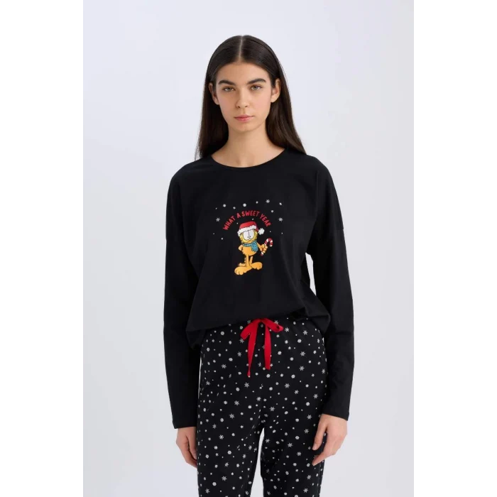 D2299 Fall in Love Garfield Yılbaşı Temalı Uzun Kollu Üst Esnek Belli Alt Pijama Takımı