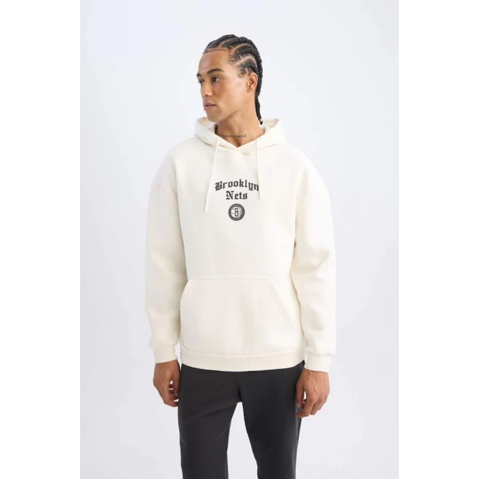 D3223 DeFactoFit NBA Brooklyn Nets Comfort Fit Rahat Kalıp Kapüşonlu Kalın Sırt Baskılı Sweatshirt