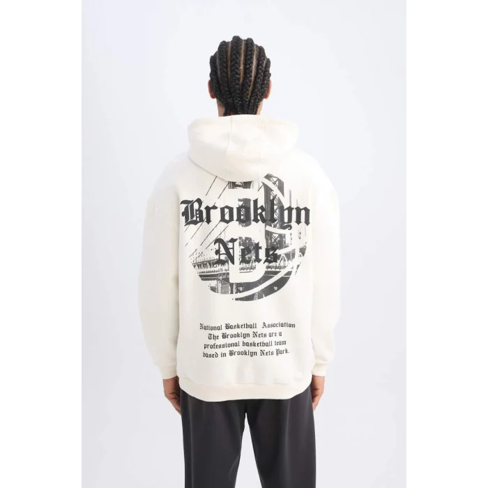 D3223 DeFactoFit NBA Brooklyn Nets Comfort Fit Rahat Kalıp Kapüşonlu Kalın Sırt Baskılı Sweatshirt