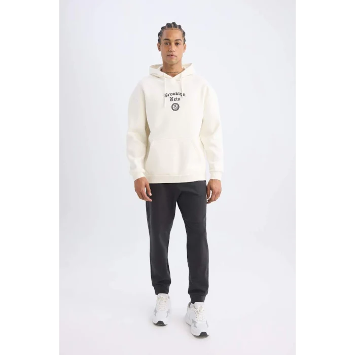 D3223 DeFactoFit NBA Brooklyn Nets Comfort Fit Rahat Kalıp Kapüşonlu Kalın Sırt Baskılı Sweatshirt