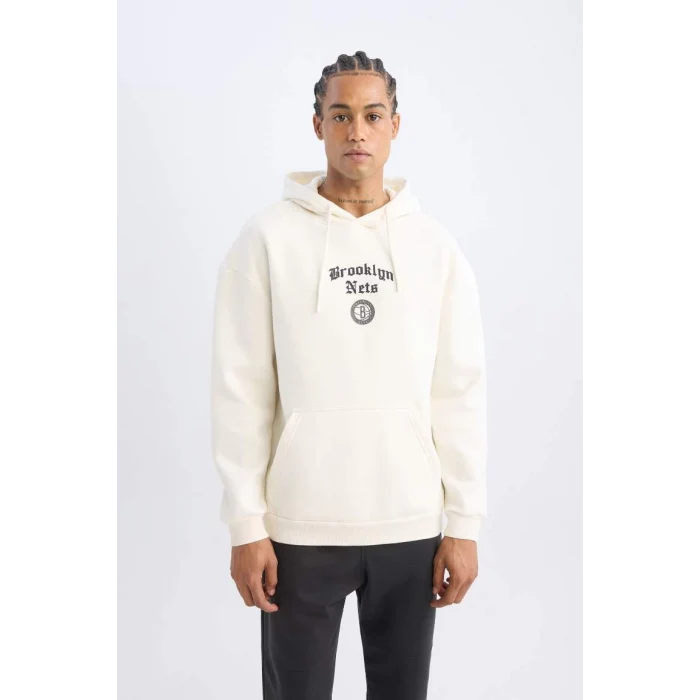 D3223 DeFactoFit NBA Brooklyn Nets Comfort Fit Rahat Kalıp Kapüşonlu Kalın Sırt Baskılı Sweatshirt