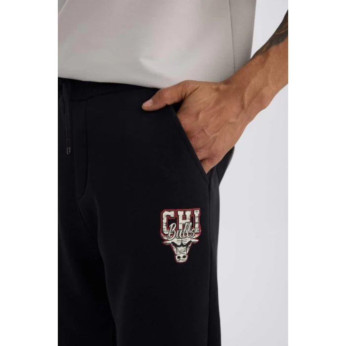 D3251 DeFactoFit Kalın Jogger NBA Chicago Bulls Standart Fit Cepli Beli Bağcıklı Lastikli Paça  Eşofman Altı