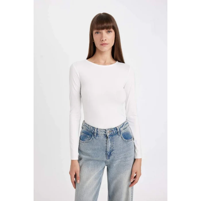 D3756 Beyaz Slim Fit Dar Kesim Bisiklet Yaka Basic Düz Uzun Kollu Tişört