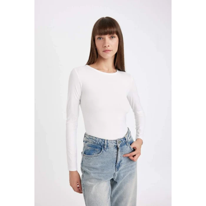 D3756 Beyaz Slim Fit Dar Kesim Bisiklet Yaka Basic Düz Uzun Kollu Tişört