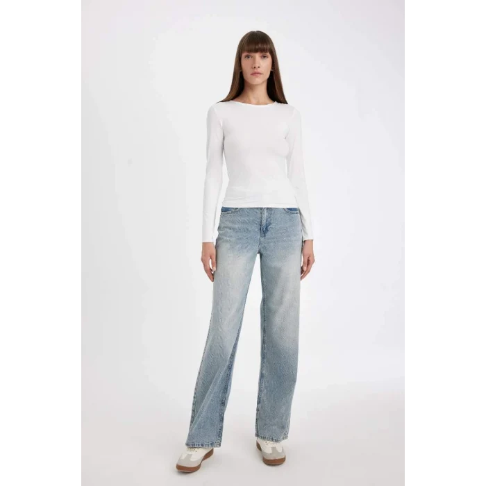 D3756 Beyaz Slim Fit Dar Kesim Bisiklet Yaka Basic Düz Uzun Kollu Tişört