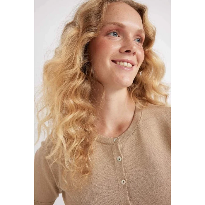 D4643 Regular Fit Bisiklet Yaka Basic Düz Düğmeli Kısa Kollu Triko Hırka