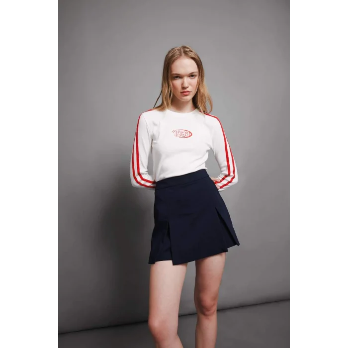 D4752 Beyaz Coool Fitted Vücuda Oturan Bisiklet Yaka Baskılı Ribana Uzun Kollu Tişört