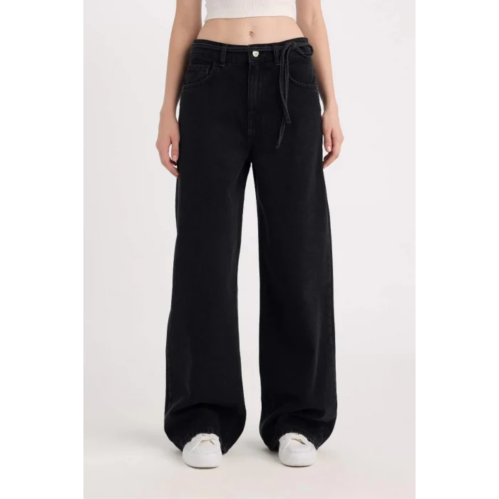 D5522 Geniş Paça Bağcıklı Bel Cepli Jean Pantolon