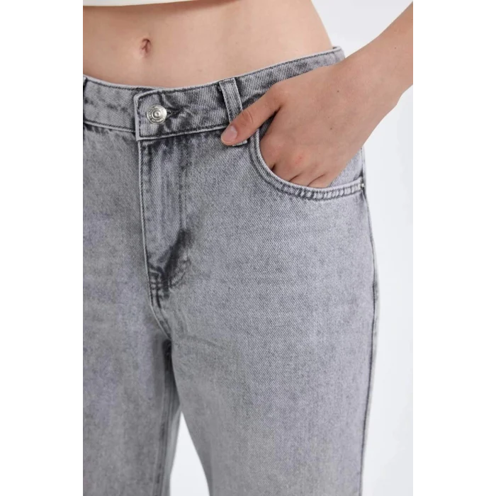D8104 Straight Fit Yüksek Bel Bilek Boy Jean Yıkamalı Pantolon